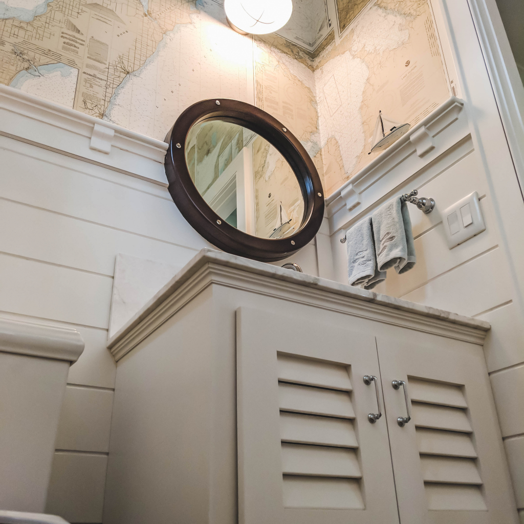 Nautical Powder Room Nail a Chic, Not Kitschy Look Anchored In Elegance