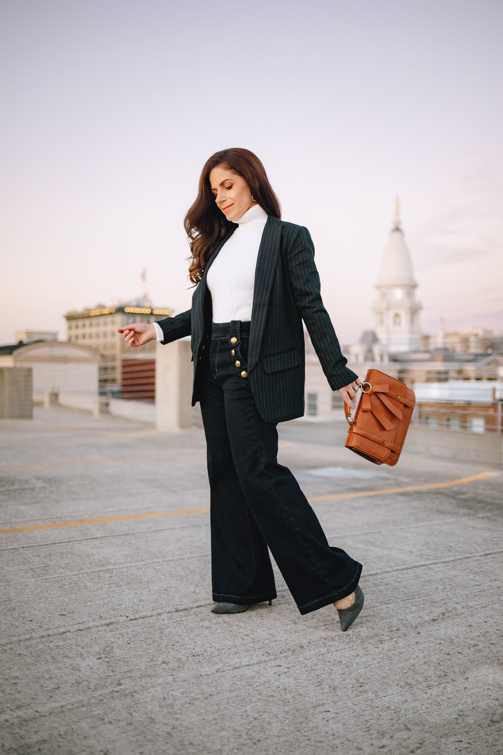 Black Turtleneck with Black Flare Pants Outfits (4 ideas & outfits