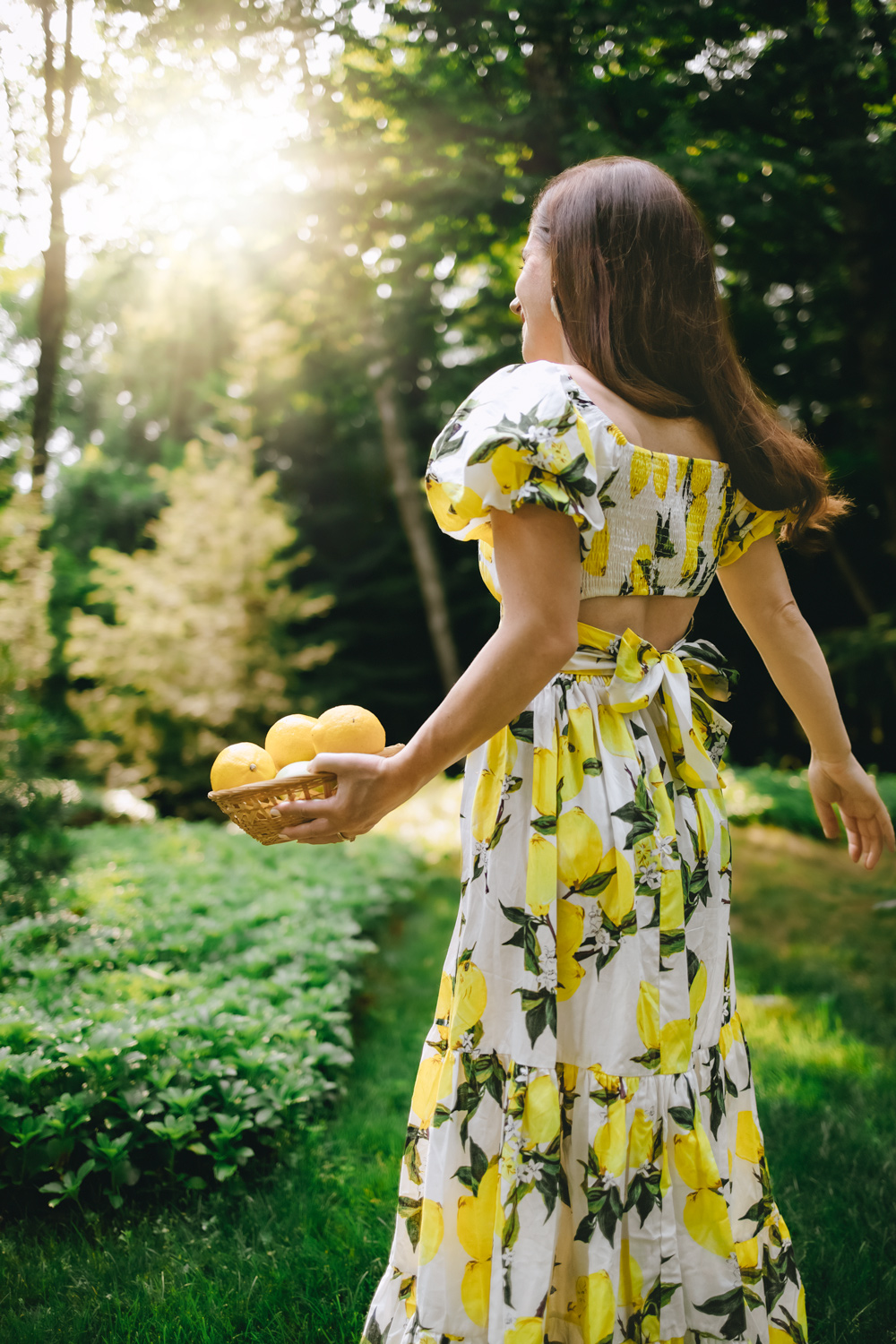 how to wear lemon print dresses